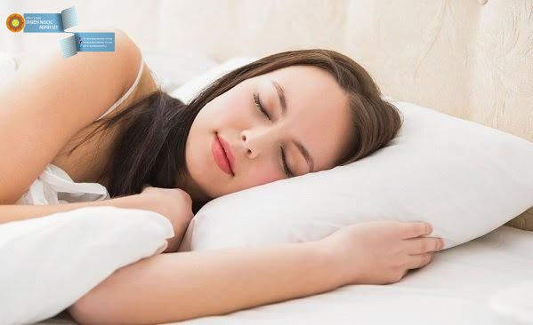 Nằm ngủ nghiêng về bên trái có nhiều lợi ích cho sức khỏe không phải ai cũng biết.